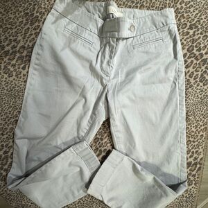 LOFT Light Gray Woman’s Capri Pants size 2 with pockets